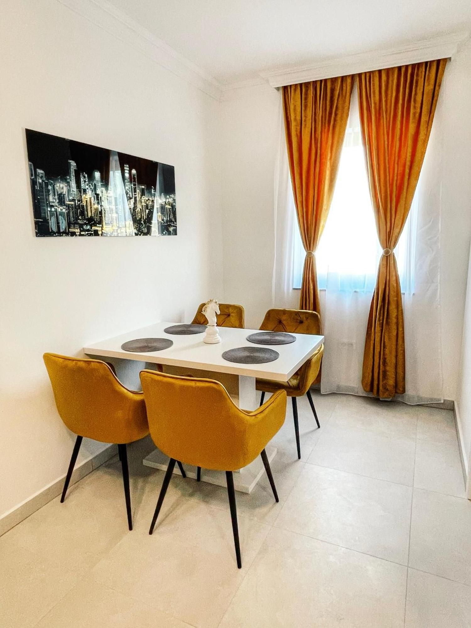 Rv Premium Apartments Arad Exteriér fotografie