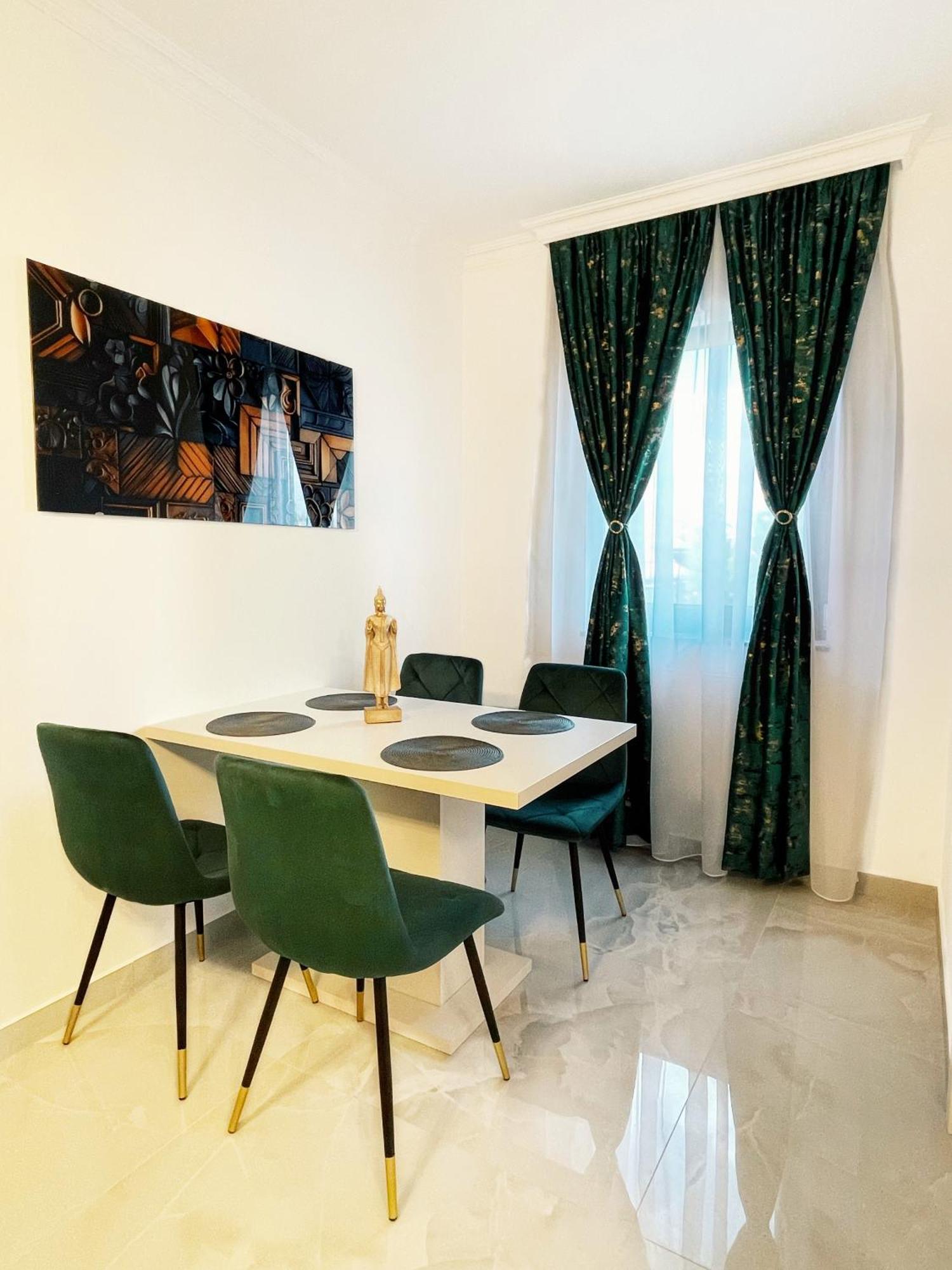 Rv Premium Apartments Arad Exteriér fotografie